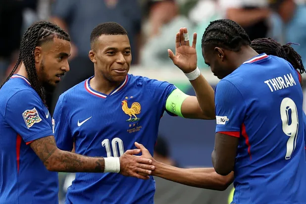 كيليان مبابي تألق وقاد فرنسا للفوز على ألمانيا (أ.ف.ب) 