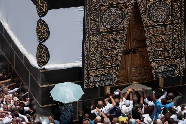 ضيوف الرحمن استكملوا بطواف الوداع آخر أعمال الحج (واس)