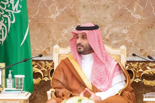 لحظه استقبال شاهزاده محمد بن سلمان از رهبران و رؤسای هیئت‌های حج در منی - شنبه (واس)