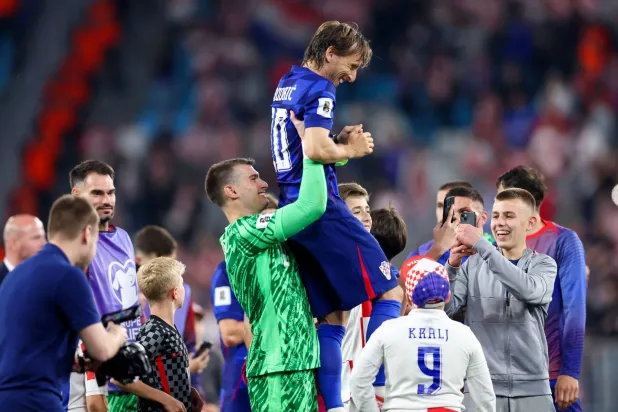 احتفال لاعبي كرواتيا بالفوز الساحق على التشيك (أ.ف.ب)