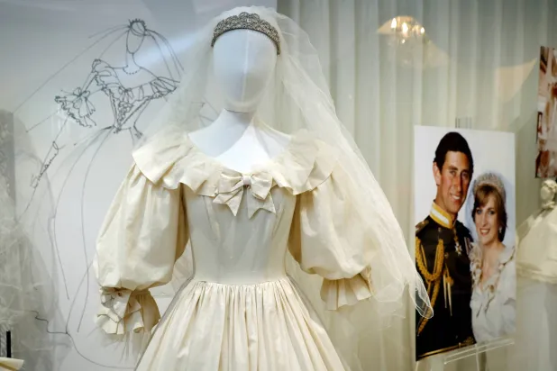 أميرة القلوب تعود إلى الأضواء في مزاد تاريخي (رويترز)