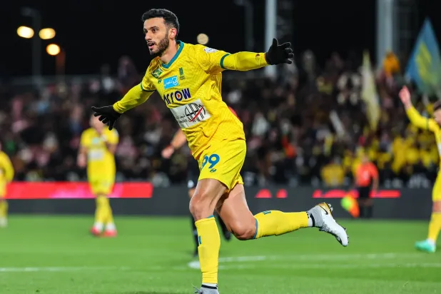 عمر السومه سيظهر موندياليا بقميص الوداد (الشرق الأوسط)