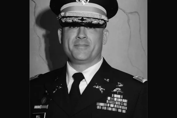 صورة من حساب وول على «فيسبوك» بزيه العسكري