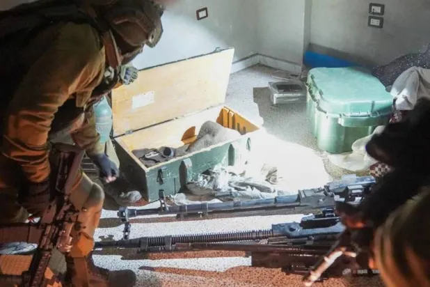 قوات إسرائيلية أثناء اقتحام بلدة بيت جن بريف دمشق (المتحدث الرسمي أفيخاي أدرعي-أكس)