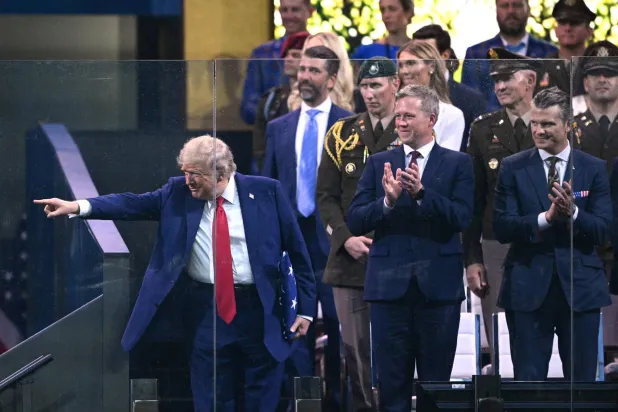 ترمب خلال العرض العسكري في واشنطن 14 يونيو (أ.ف.ب)