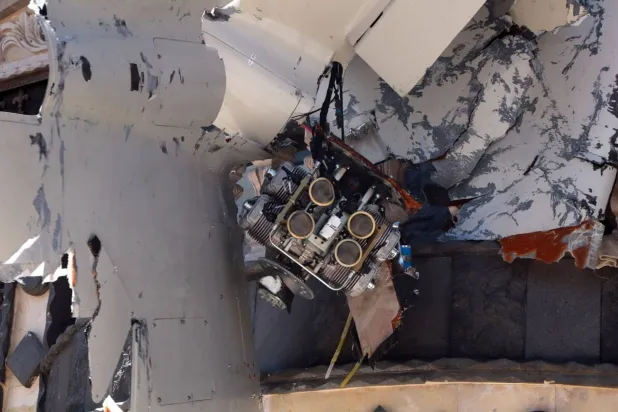 أضرار مادية في ريف درعا جراء سقوط بقايا القصف المتبادل بين إسرائيل وإيران (سانا)