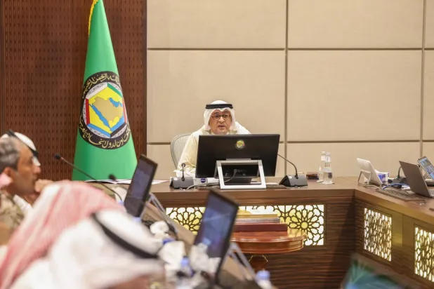  Casim Muhammed el-Budeyvi, Arap Körfez Ülkeleri İşbirliği Konseyi Genel Sekreteri, dün “televizyon yayını” aracılığıyla düzenlenen Körfez Bakanlar Konseyi olağanüstü toplantısı sırasında (İşbirliği Konseyi)