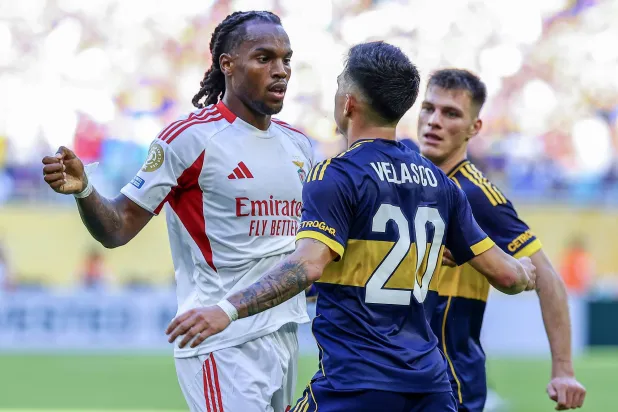 قمة مثيرة انتهت بالتعادل الإيجابي بنتيجة 2-2 (إ.ب.أ) 