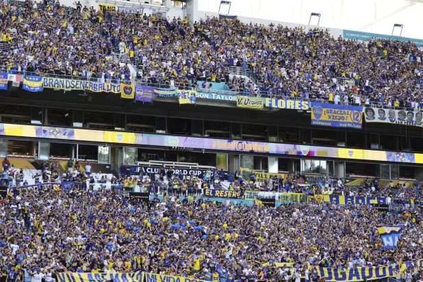 جماهير بوكا سجلت حضورا كبيراً في المدرجات لدعم فريقها (أ.ب) 