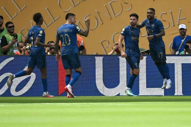 لاعبو الهلال يحتفلون (أ.ف.ب)