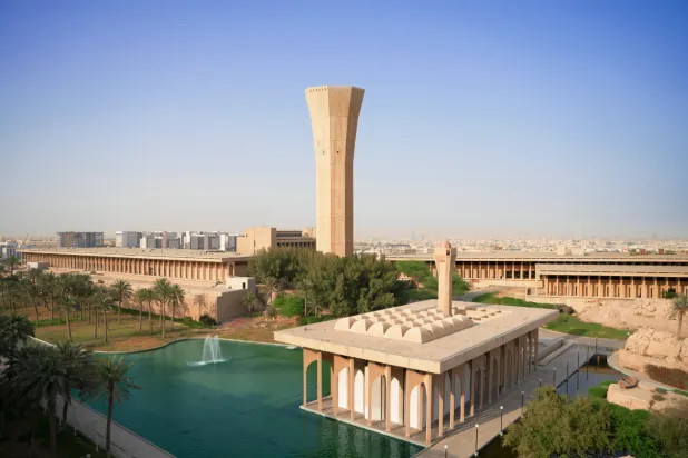 حققت جامعة الملك فهد للبترول والمعادن تقدماً عالمياً جديداً بدخولها قائمة أفضل 100 جامعة بالعالم (جامعة الملك فهد)