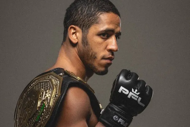 المقاتل المصري عمر الدفراوي بطل وزن الويلتر وبطل الشرق الأوسط (الشرق الأوسط) 