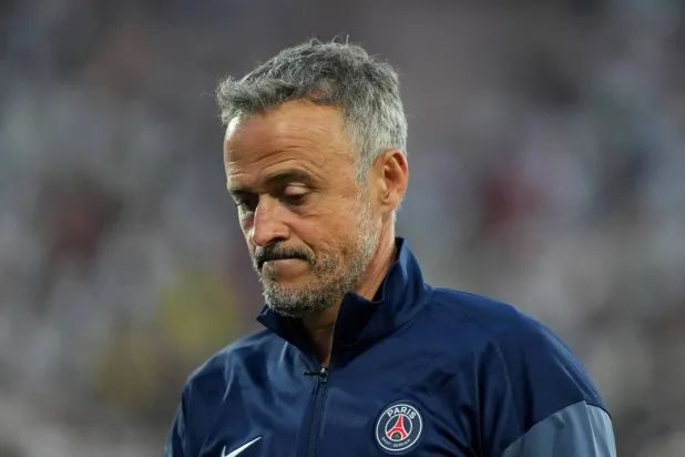 الإسباني لويس إنريكي مدرب باريس سان جيرمان الفرنسي (رويترز)