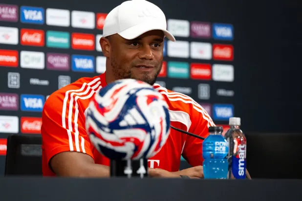 فينسنت كومباني مدرب بايرن ميونيخ (د.ب.أ)