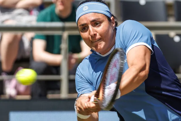 التونسية أُنس جابر تودّع برلين (د.ب.أ)