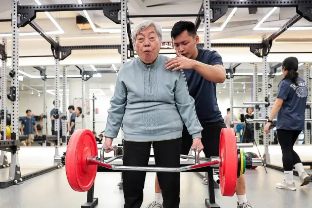 سلوكيات بسيطة يمكن أن تضاعف سنوات العمر وتقي من العجز (رويترز)