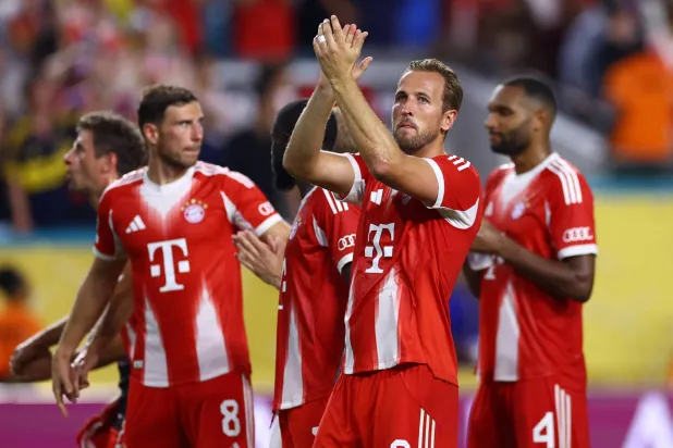 يرى النجم الإنجليزي هاري كين أن فريقه بايرن ميونيخ الألماني قادر على اجتياز جميع العقبات (رويترز)