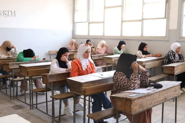 الامتحانات بالحسكة وفق المناهج الحكومية بدمشق (صفحة نبض الحسكة)