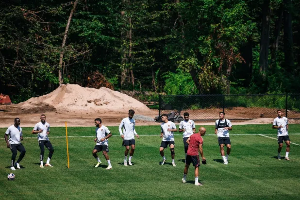 الأهلي يتطلع لمقارعة بورتو على نقاط المباراة المونديالية (النادي الأهلي)