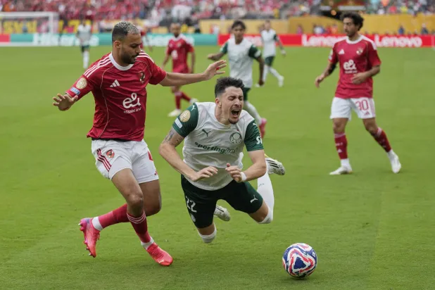 الأهلي يبحث عن فوزه الأول في مونديال الولايات المتحدة (أ.ب)