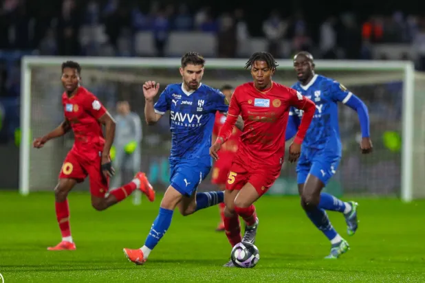 أيمن فلاته في إحدى مباريات ضمك هذا الموسم (الشرق الأوسط)