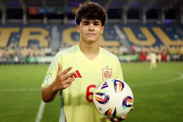 كيم خوانيت نجم منتخب إسبانيا تحت 19 عاماً (يويفا) 