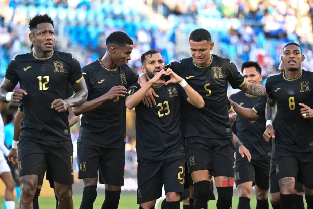  خورخي ألفاريز يحتفل بهدفه في شباك كوراساو  (رويترز) 