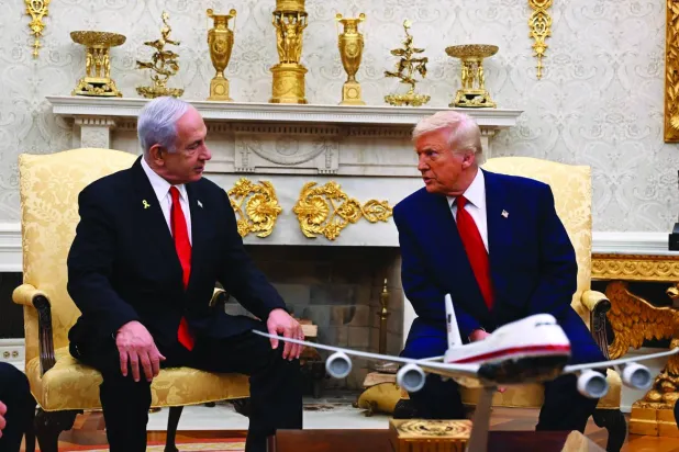 نتنياهو في لقاء مع ترمب بالبيت الأبيض شهر أبريل الماضي (د.ب.أ)