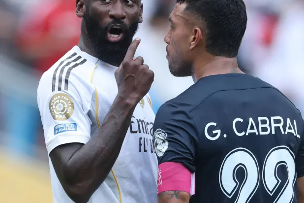 روديغر زعم أنه تعرّض للعنصرية خلال المباراة من كابرال (أ.ف.ب)