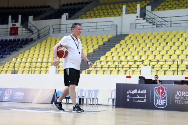 المدرب الأميركي جوزيف جوي ستيبينغ (الاتحاد الأردني)