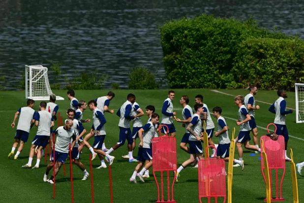 إنتر خلال التدريبات التحضيرية لمواجهة ريفر بلايت (أ.ف.ب)