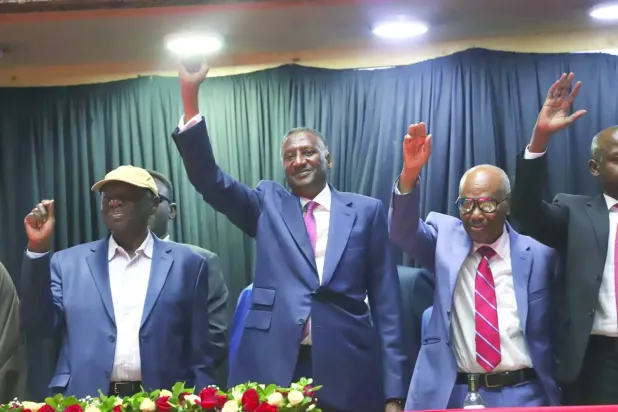 Hızlı Destek Kuvvetleri komutan yardımcısı Abdurrahim Dagalu, şubat ayında paralel hükümet projesini başlatmak üzere Nairobi'de düzenlenen toplantılarda (Arşiv-AP)