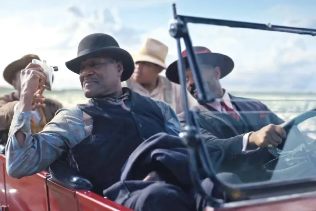 «خاطئون»: نجاح مفاجئ (وورنر)