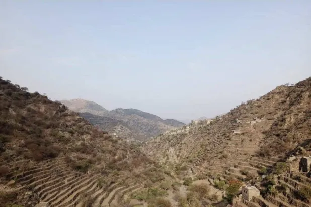 قرية في محافظة لحج تنتظر الأمطار منذ أشهر طويلة (فيسبوك)