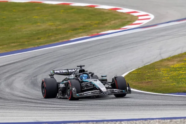 جورج راسل سائق فريق مرسيدس (أ.ف.ب)