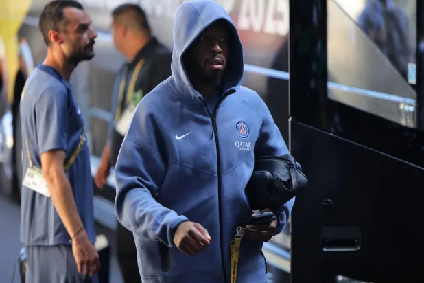 المهاجم الدولي عثمان ديمبيلي (رويترز)