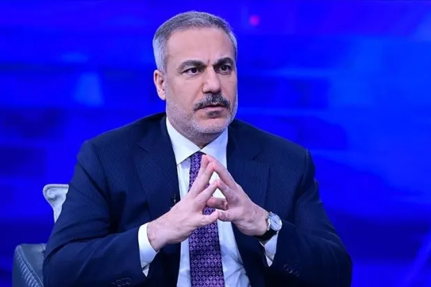 وزير الخارجية التركي هاكان فيدان متحدثاً خلال مقابلة تلفزيونية ليل الجمعة (الخارجية التركية)