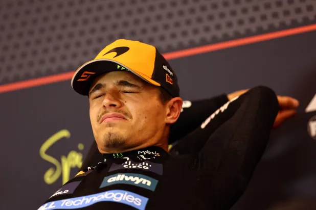 سائق مكلارين البريطاني لاندو نوريس (إ.ب.أ)