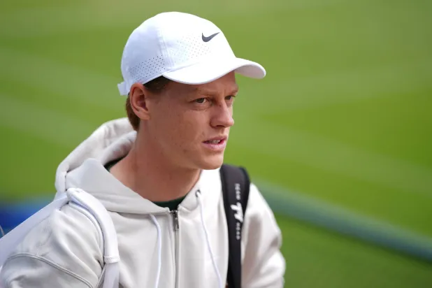 يانيك سينر تكتم على أسباب القرار (د.ب.أ)