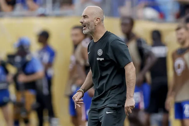 ماريسكا صب جام غضبه على مسألة تعليق المباريات بسبب الطقس (إ.ب.أ) 