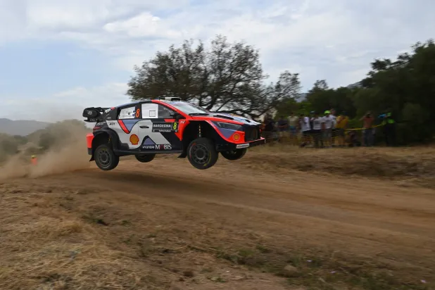 ارتقى تاناك بهذا الفوز إلى المركز الثالث في بطولة العالم (أ.ف.ب)