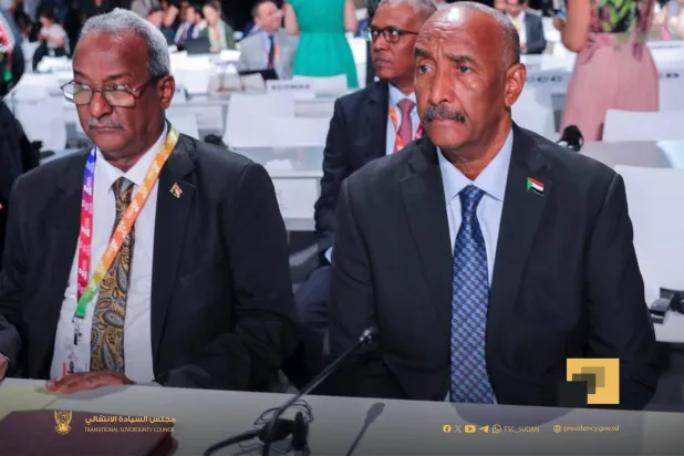 البرهان أثناء مشاركته في المؤتمر الدولي الرابع لتمويل التنمية بمدينة إشبيلية الإسبانية (إعلام «مجلس السيادة»)