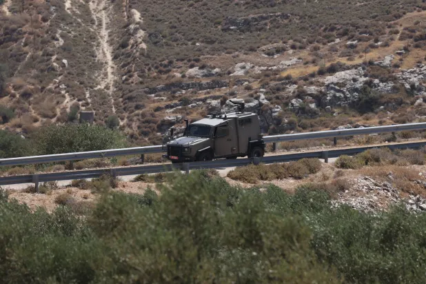 قوات إسرائيلية في قرية كفر مالك شرق مدينة رام الله بالضفة الغربية (إ.ب.أ)