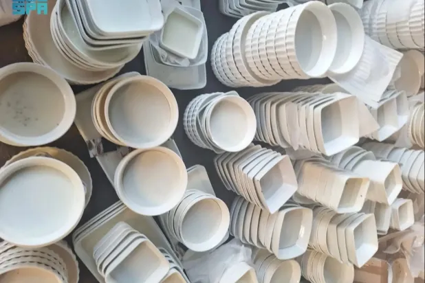 Uyuşturucular cam ve porselen yemek takımlarının içine gizlenmişti. (SPA)