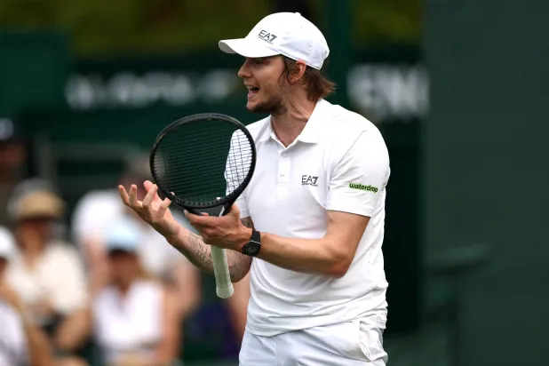 ألكسندر بوبليك يودّع ويمبلدون (رويترز)