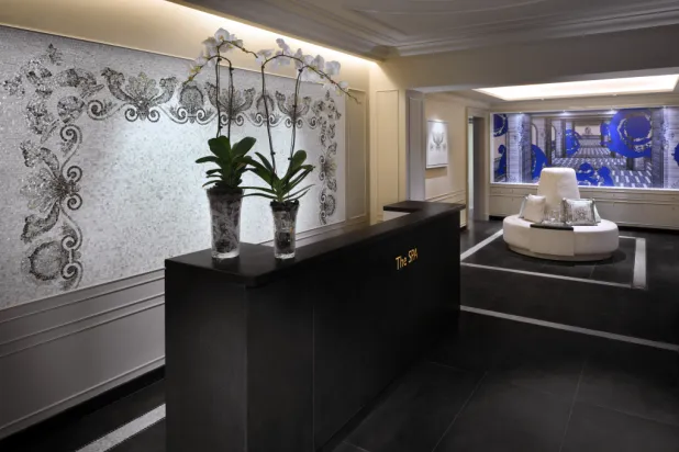 بالاتزو ڤيرساتشي دبي تحفةٌ فندقية تجسّد الفخامة الإيطالية في قلب دبي