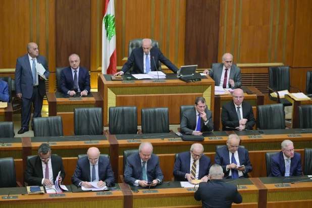 جلسة مجلس النواب اللبناني وقد بدا فيها رئيس الحكومة نوّاف سلام (الشرق الأوسط)