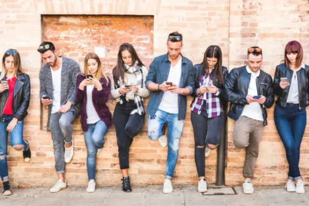 شباب من جيل «زد»