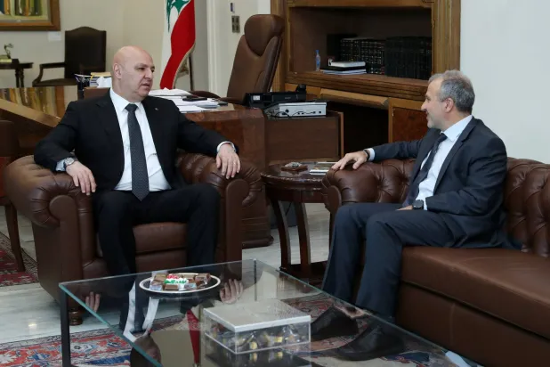 الرئيس اللبناني جوزيف عون مستقبلاً النائب جبران باسيل (الرئاسة اللبنانية)