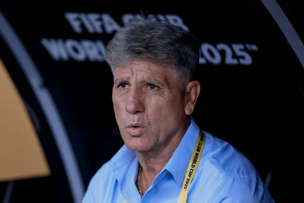 ريناتو غاوتشو، مدرب فريق فلومينينسي البرازيلي (إ.ب.أ) 